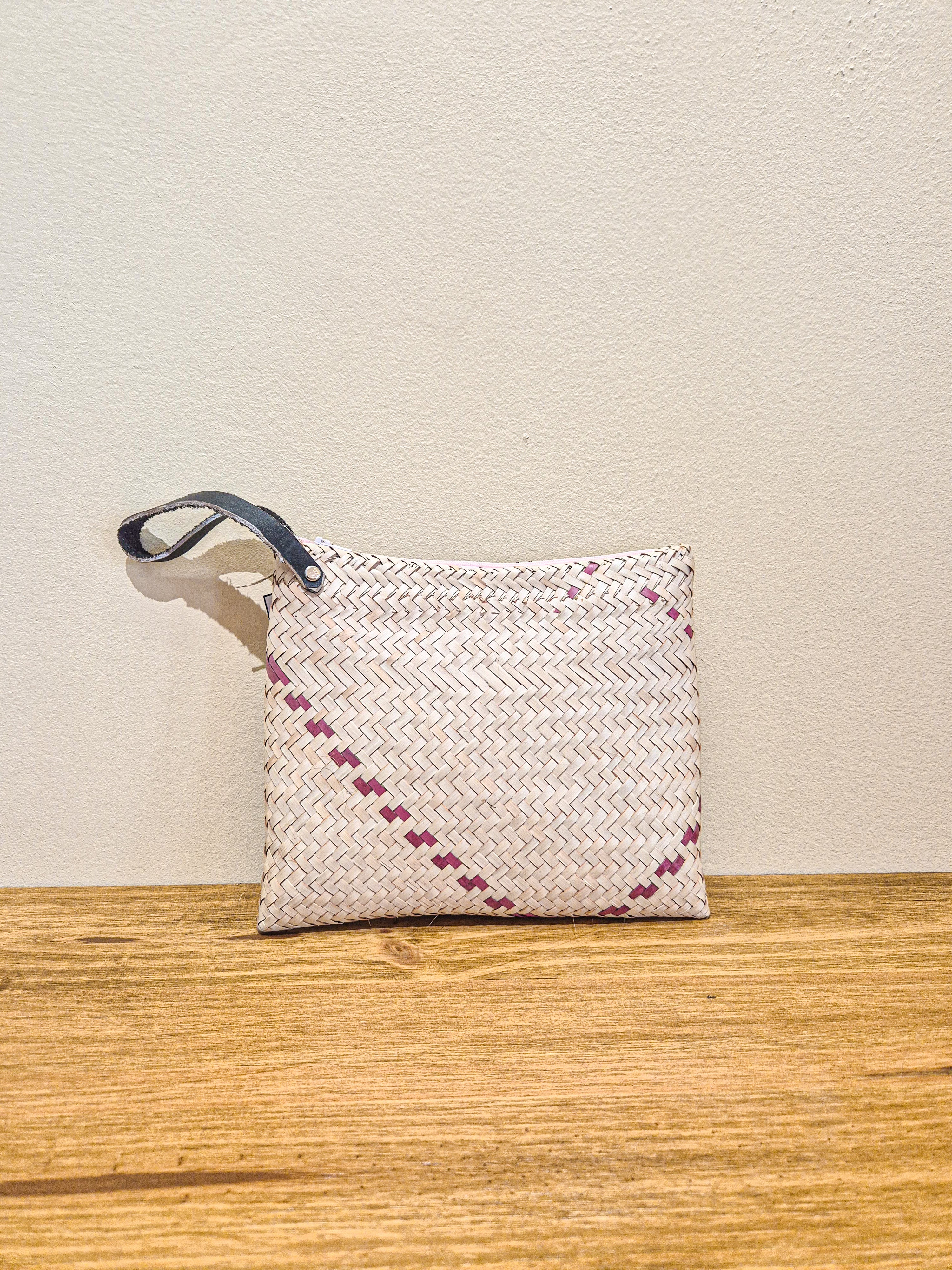 Small bag with handle