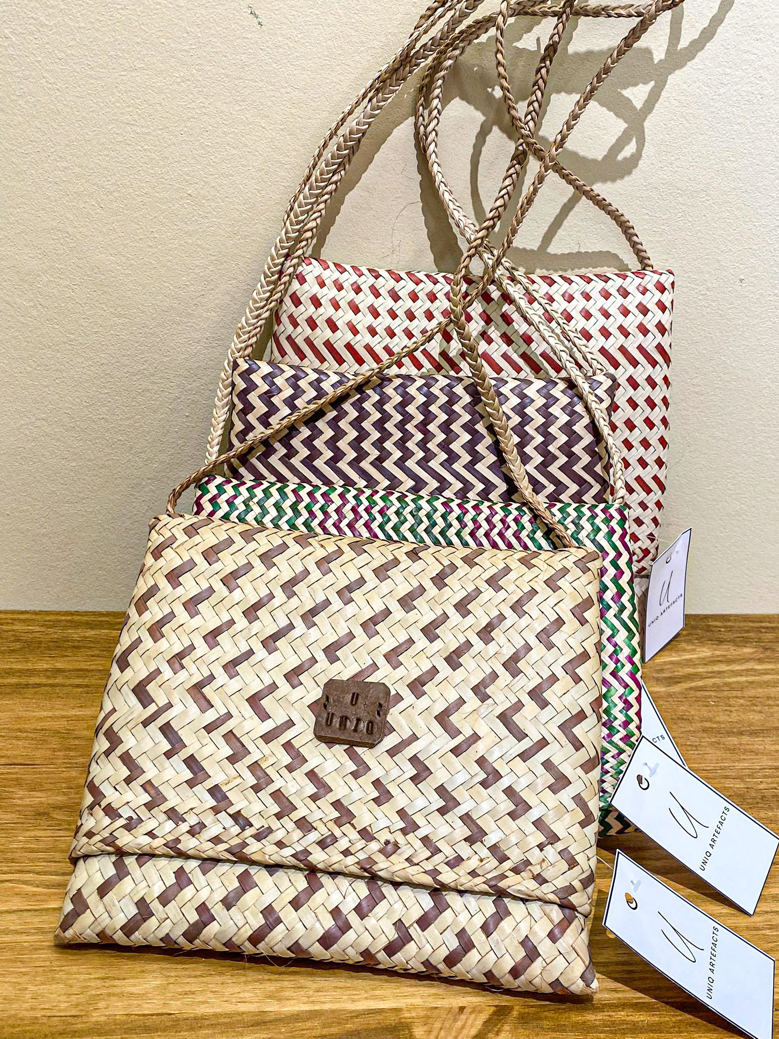 Handwoven Shoulder Bags from Mozambique - S Red