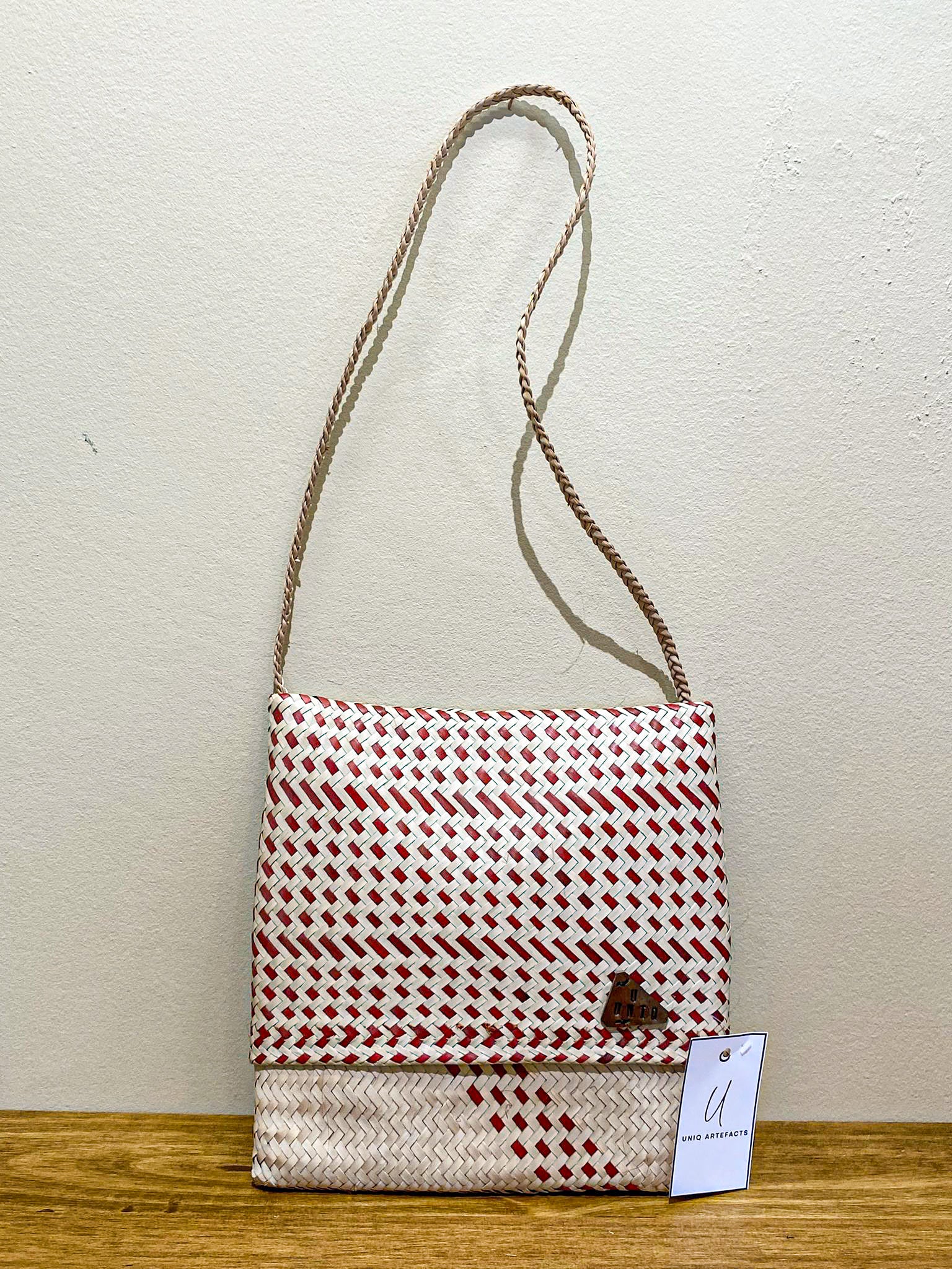 Handwoven Shoulder Bags from Mozambique -S Red