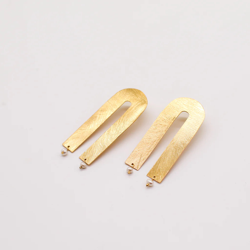Pearl drop earrings
