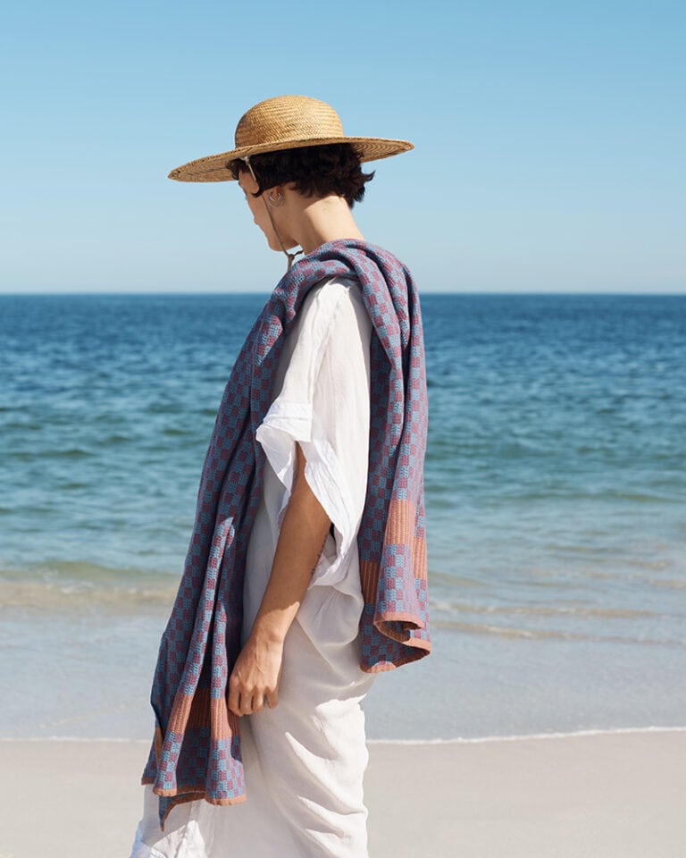 Beach Towel Cotton Willow Weave Jelly   Fish 93x157cm