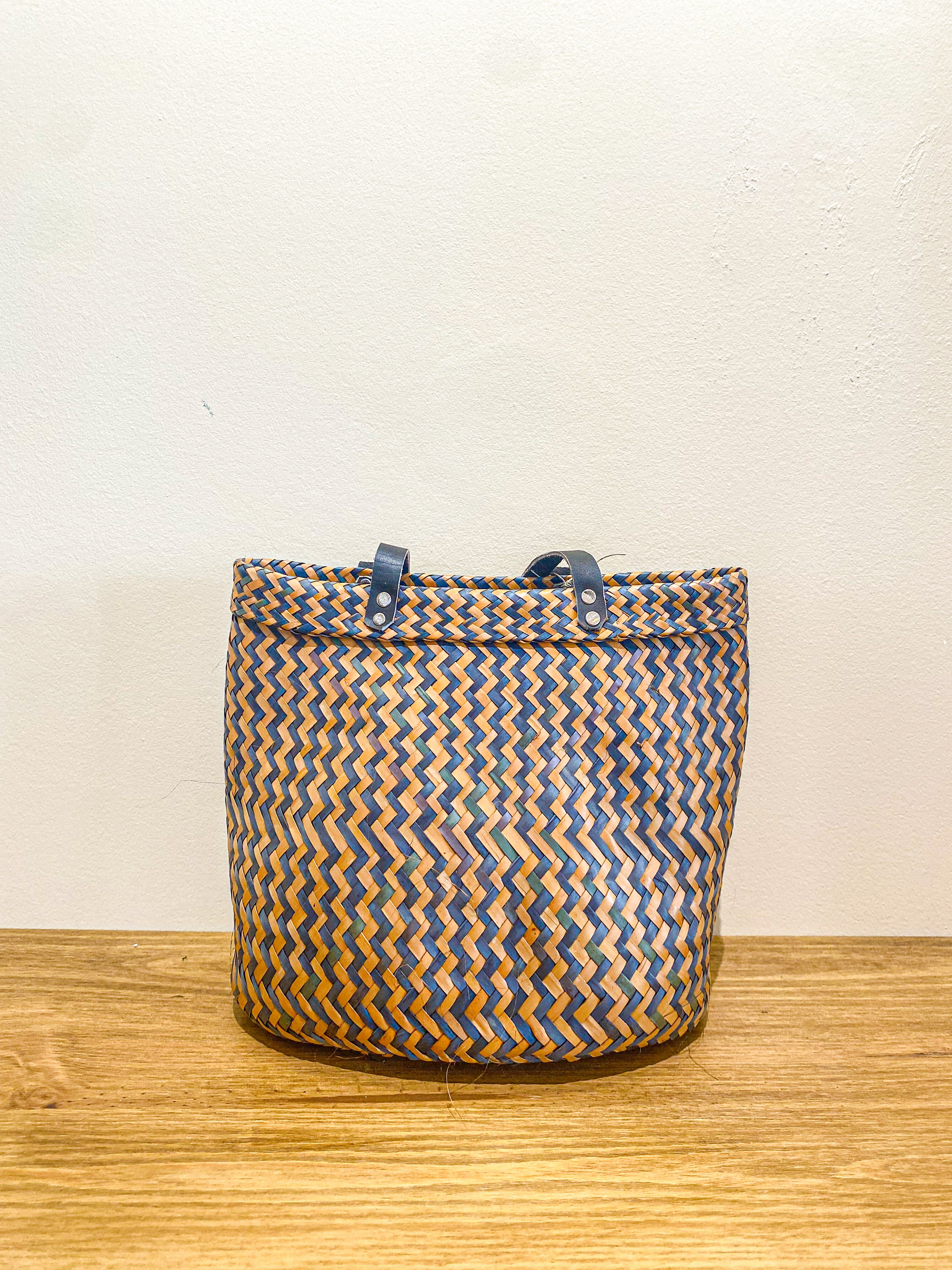 Bag with leather handle
